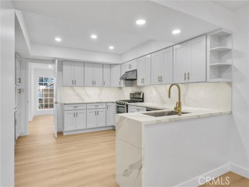 18 Meadowsweet Way, Irvine, CA