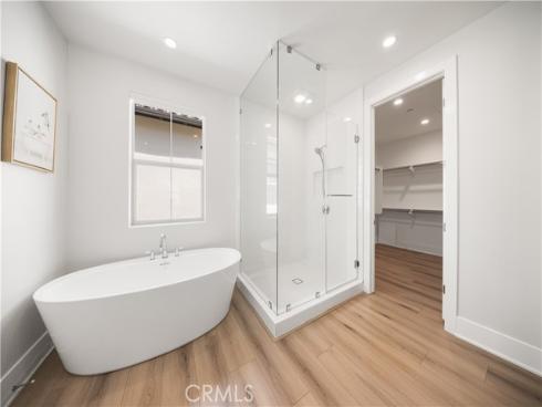 63 Longchamp , Irvine, CA