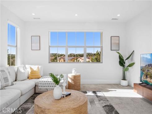 63 Longchamp , Irvine, CA