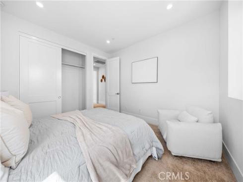 63 Longchamp , Irvine, CA