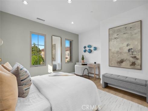 70  Livia  , Irvine, CA