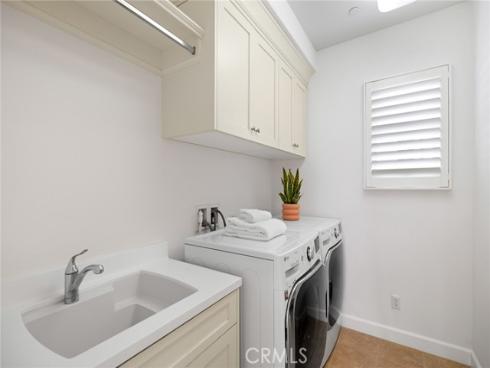 70  Livia  , Irvine, CA