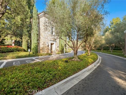 70  Livia  , Irvine, CA