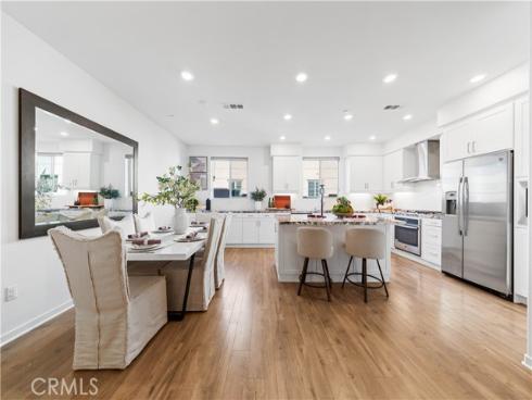 171  Cadence  , Irvine, CA