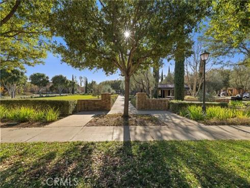 37 Triple Leaf , Irvine, CA