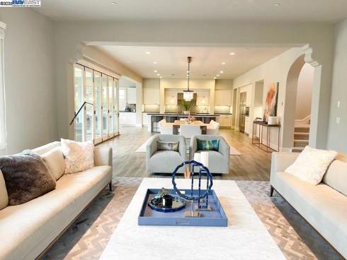 103 Crosswinds , Irvine, CA