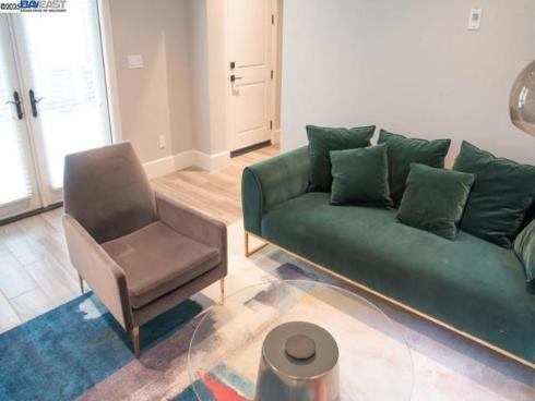 103 Crosswinds , Irvine, CA