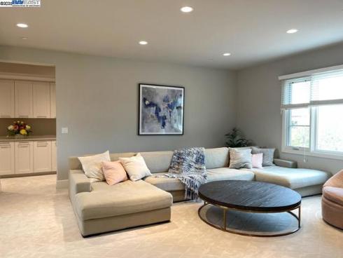 103 Crosswinds , Irvine, CA