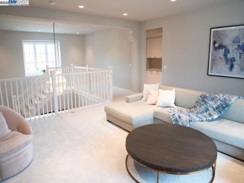 103 Crosswinds , Irvine, CA