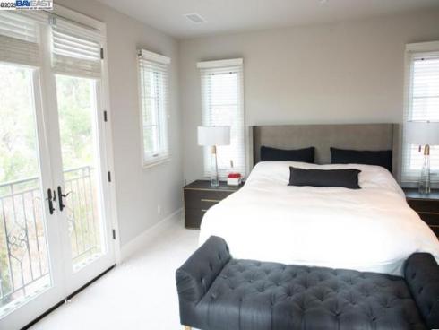 103 Crosswinds , Irvine, CA