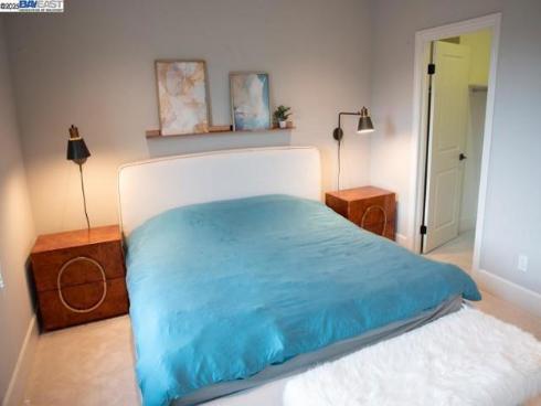 103 Crosswinds , Irvine, CA