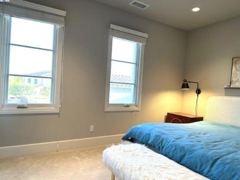 103 Crosswinds , Irvine, CA