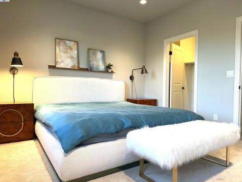 103 Crosswinds , Irvine, CA