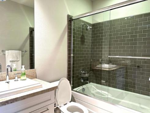 103 Crosswinds , Irvine, CA