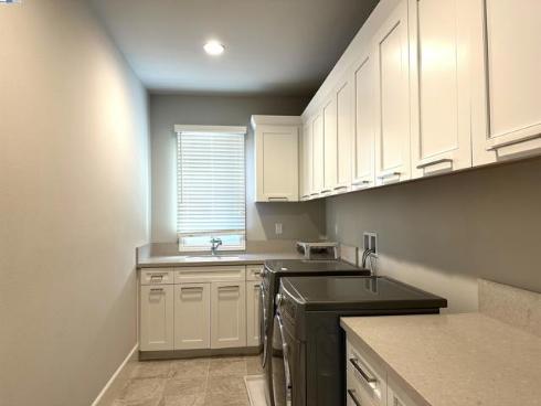 103 Crosswinds , Irvine, CA