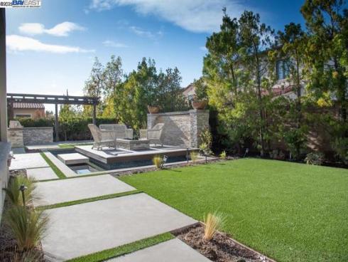 103 Crosswinds , Irvine, CA