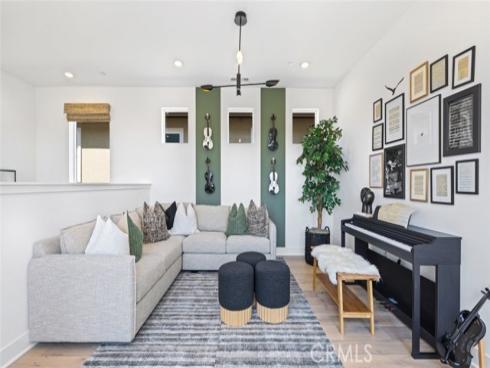 430  Sonia  , Irvine, CA