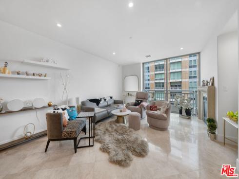 5072  Scholarship  , Irvine, CA