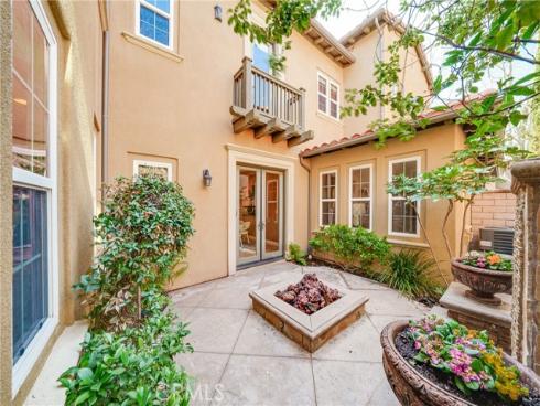 64 Winding Way, Irvine, CA