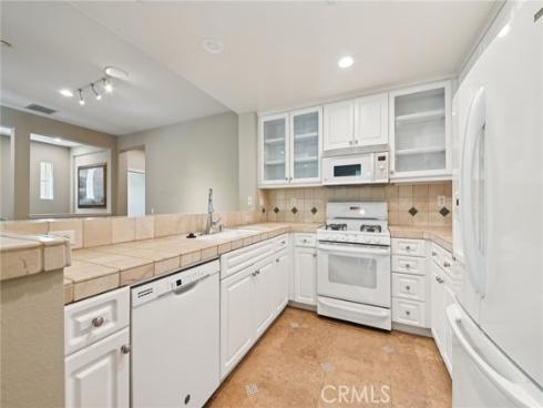 33 Perennial , Irvine, CA