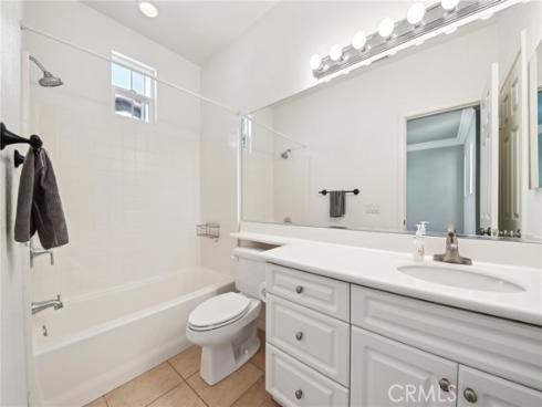 33 Perennial , Irvine, CA