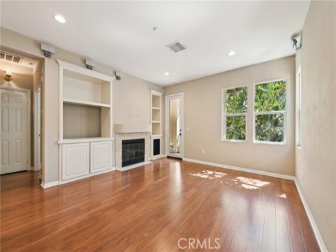 33 Perennial , Irvine, CA