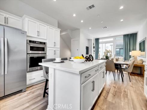 168 Sawbuck , Irvine, CA