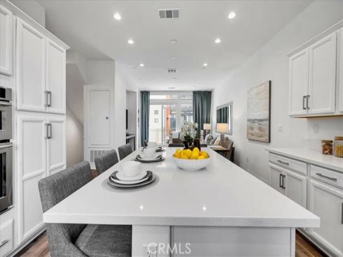 168 Sawbuck , Irvine, CA