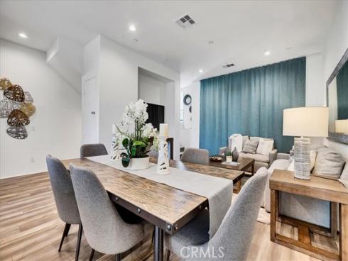 168 Sawbuck , Irvine, CA