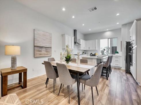 168 Sawbuck , Irvine, CA