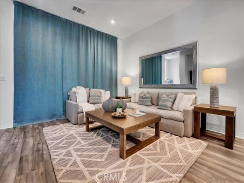 168 Sawbuck , Irvine, CA