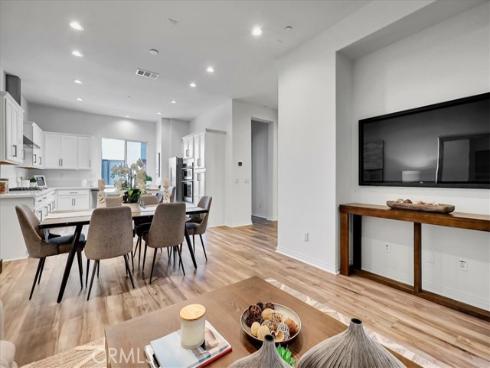 168 Sawbuck , Irvine, CA