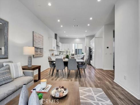 168 Sawbuck , Irvine, CA