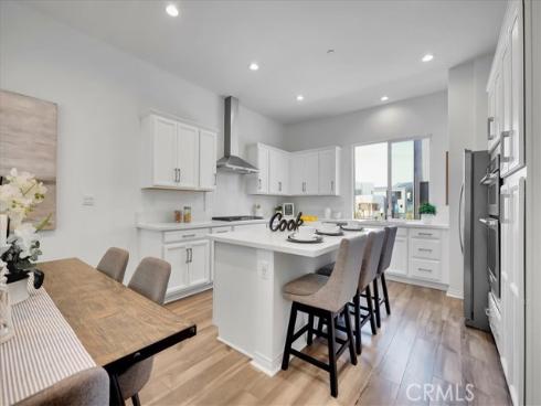 168 Sawbuck , Irvine, CA