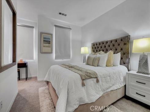 168 Sawbuck , Irvine, CA