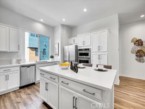 168 Sawbuck , Irvine, CA