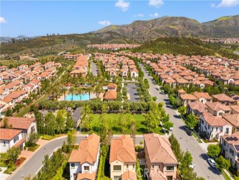 122 Appian Boulevard, Irvine, CA