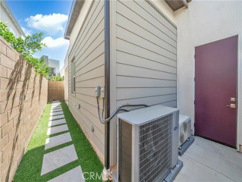 702  Benchmark  , Irvine, CA