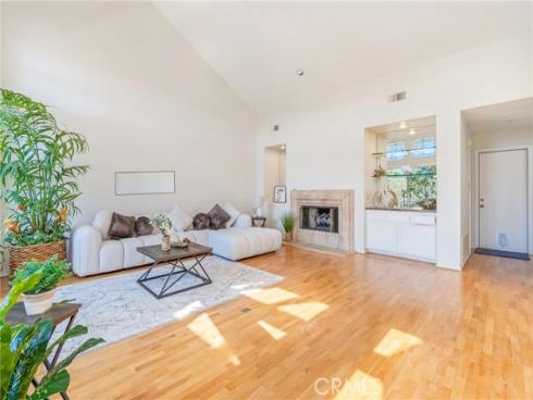 7  Altair  7 , Irvine, CA