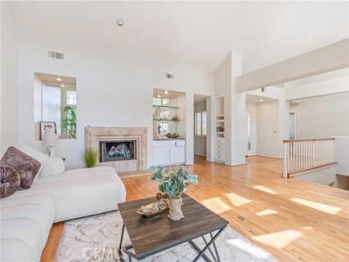 7  Altair  7 , Irvine, CA