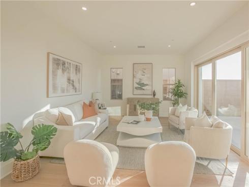 137 Oakstone , Irvine, CA