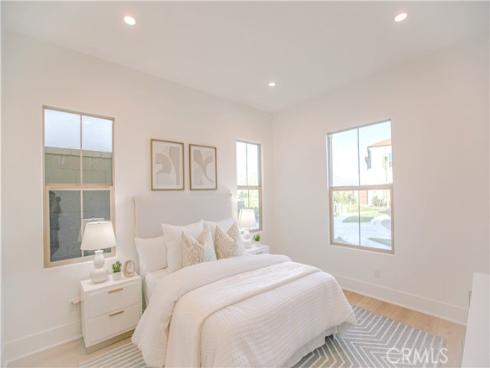 137 Oakstone , Irvine, CA