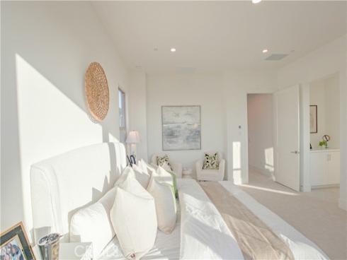 137 Oakstone , Irvine, CA