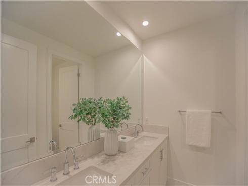 137 Oakstone , Irvine, CA