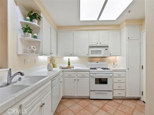 1703  Solvay Aisle  106 , Irvine, CA