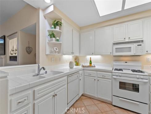 1703  Solvay Aisle  106 , Irvine, CA