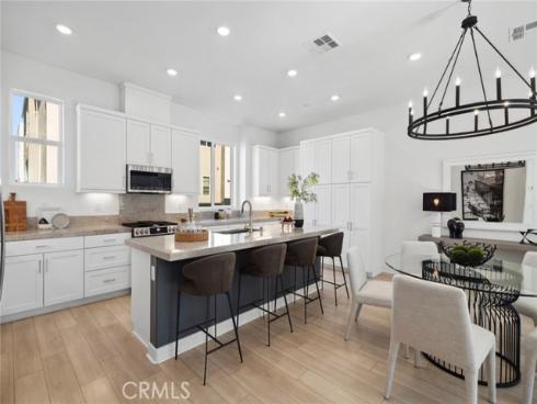 223 Sash , Irvine, CA