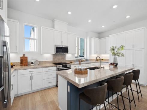 223 Sash , Irvine, CA