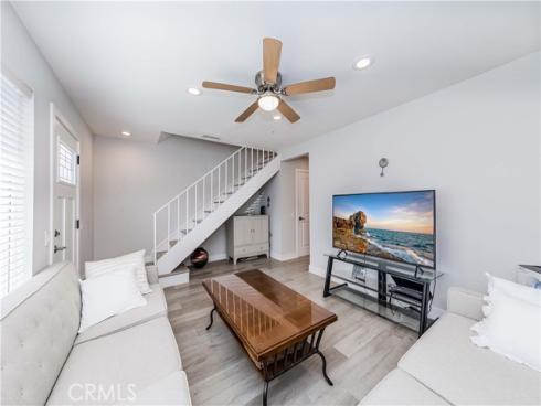 18 Heritage , Irvine, CA