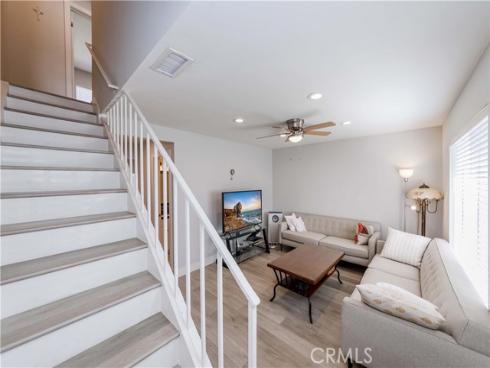 18 Heritage , Irvine, CA